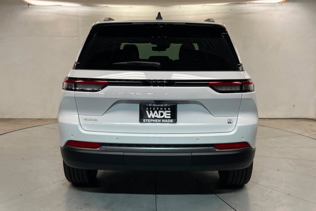New 2026 Jeep Grand Cherokee Limited AWD/4WD image 4