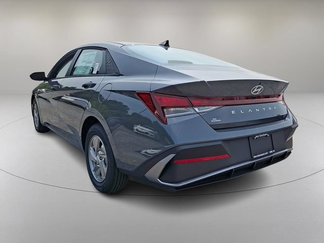 New 2026 Hyundai Elantra SE FWD image 5