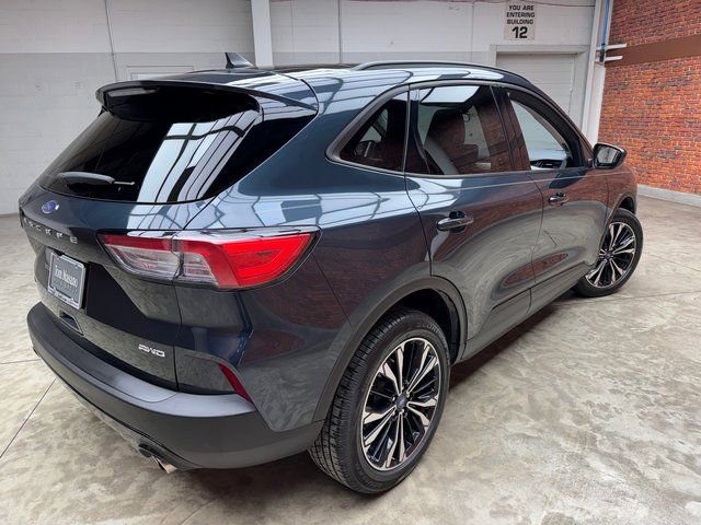 Certified 2022 Ford Escape SE w/ SE Sport Appearance Package image 5