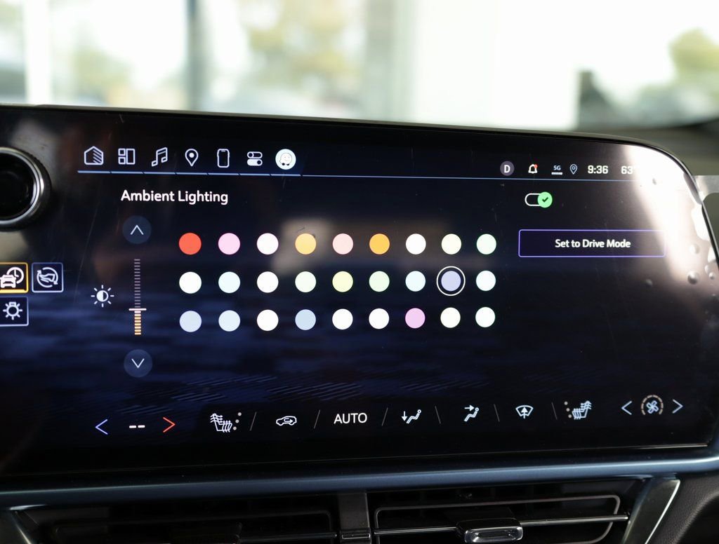 Used 2024 Chevrolet Equinox EV LT image 17