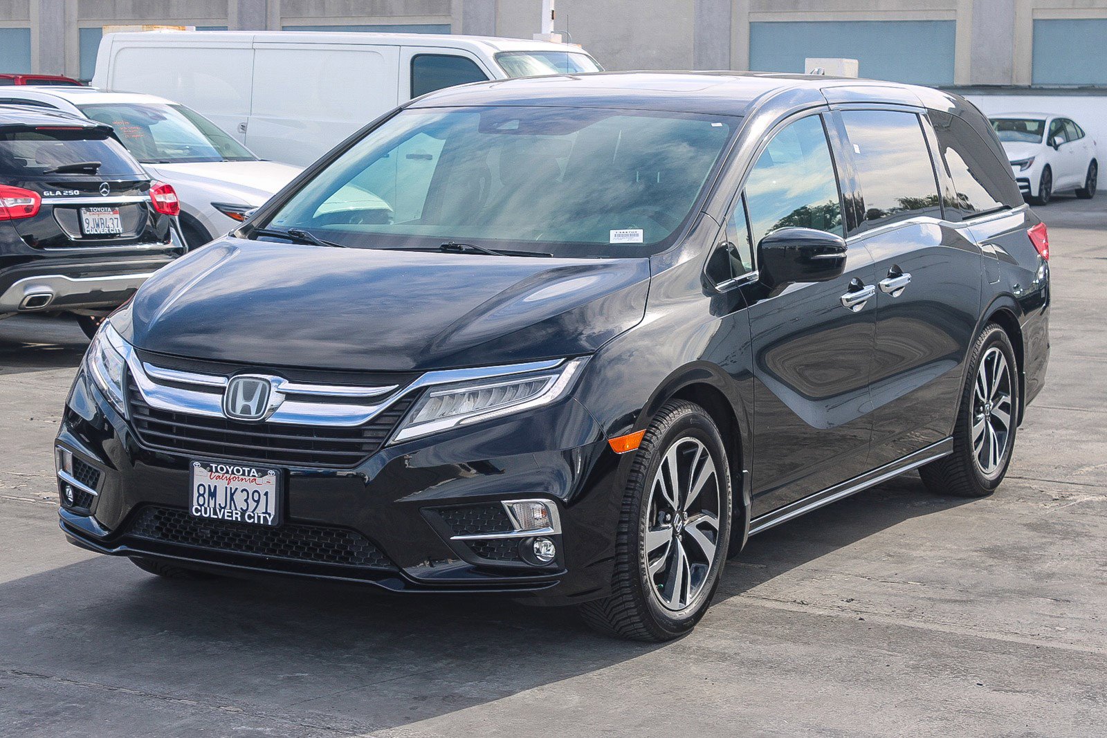 Used 2018 Honda Odyssey Elite image 3