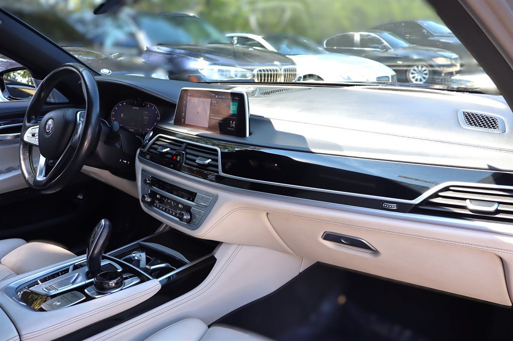 Used 2020 BMW ALPINA B7 xDrive w/ Luxury Rear Seating Package AWD/4WD image 27