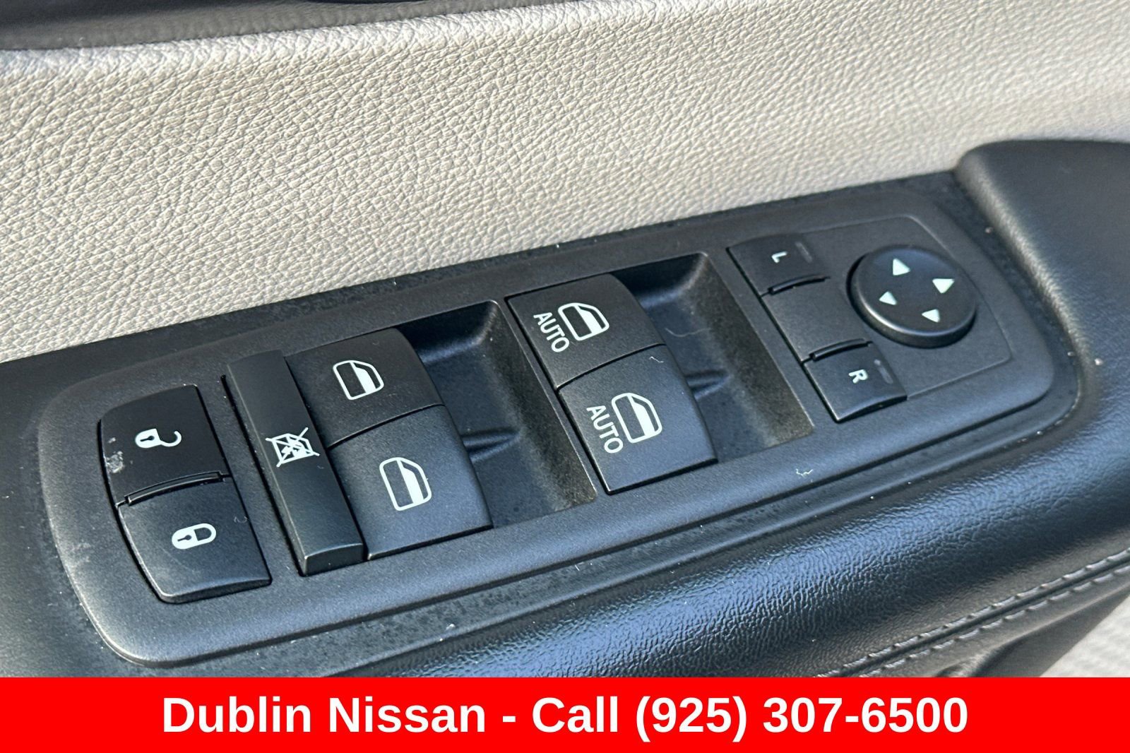 Used 2022 Chrysler Pacifica Touring-L FWD image 13