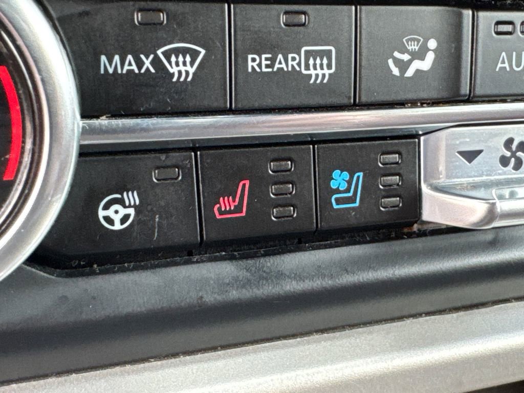 Used 2024 Ford Expedition Max Limited image 32