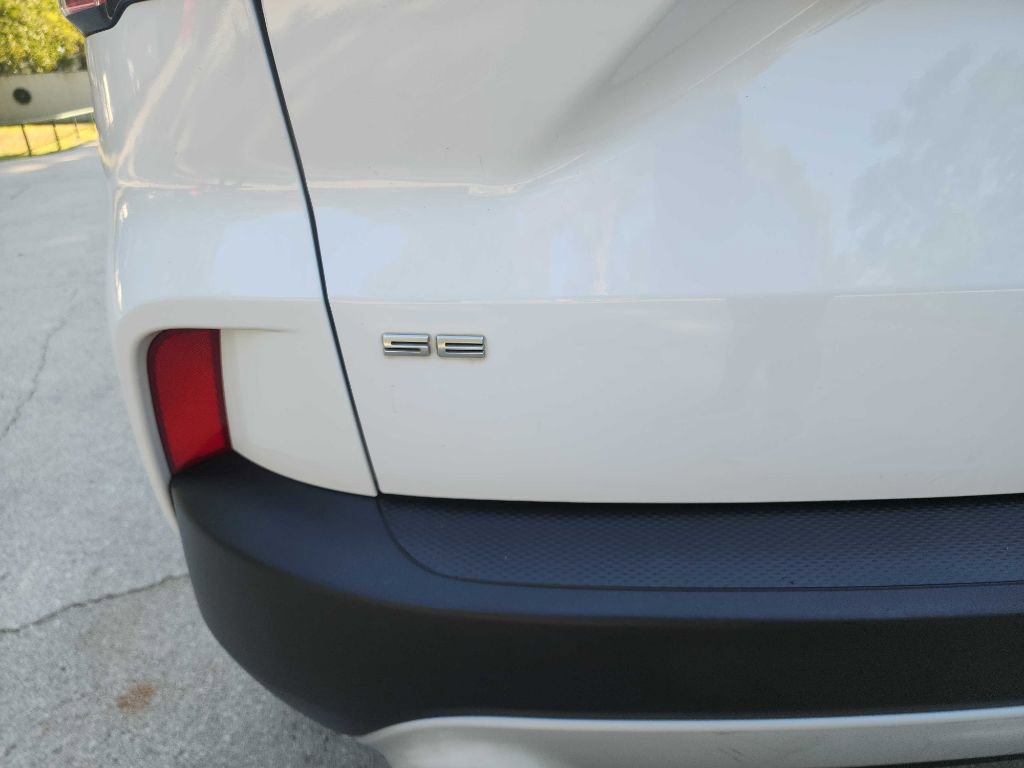 Used 2021 Ford Escape SE image 7