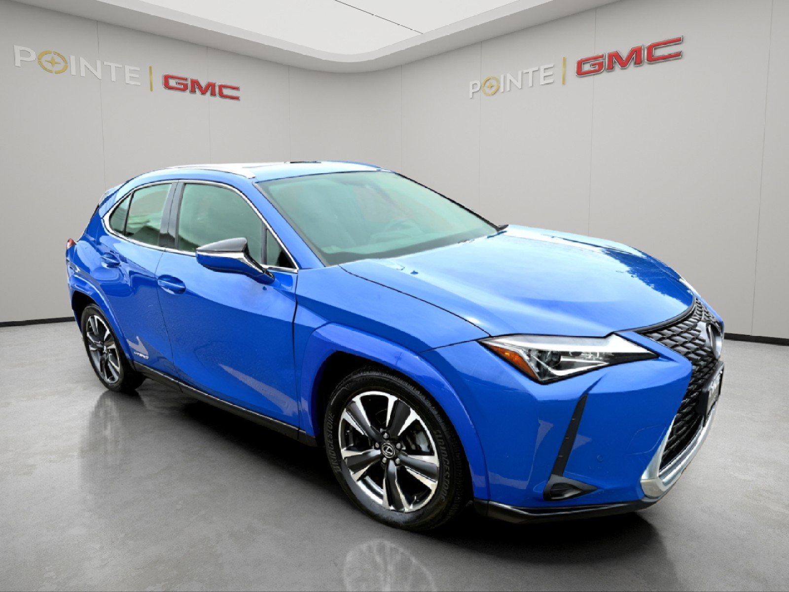 Used 2022 Lexus UX 250h w/ Premium Package image 1
