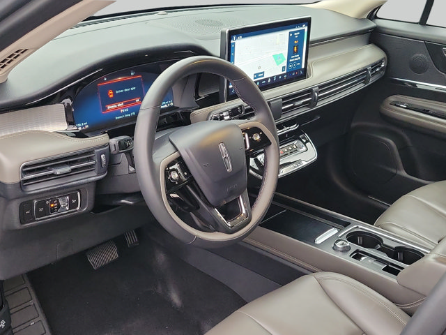Used 2023 Lincoln Corsair FWD image 20