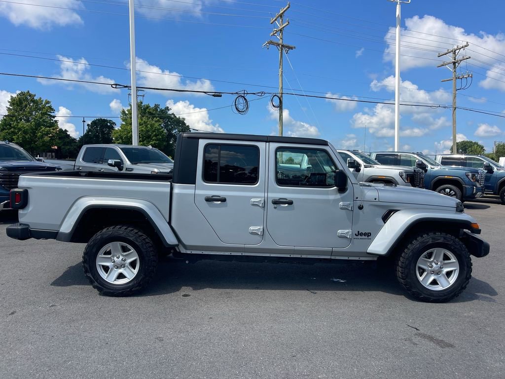 Used 2023 Jeep Gladiator Sport image 6