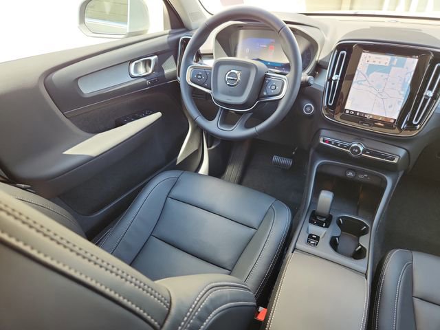 New 2025 Volvo XC40 B5 Core w/ Protection Package Premier AWD/4WD image 10