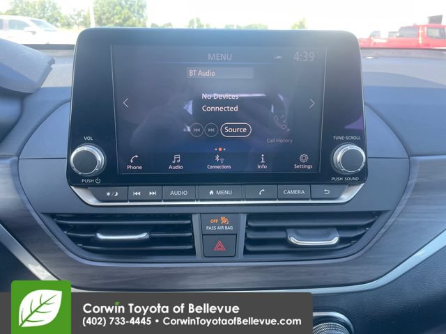 Used 2025 Nissan Altima 2.5 SV FWD image 12