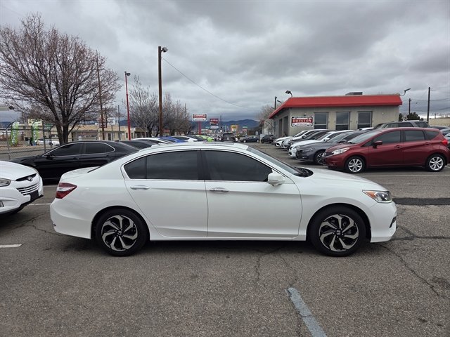 Used 2017 Honda Accord EX image 3