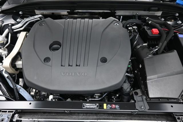 Certified 2025 Volvo S60 B5 Plus AWD/4WD image 29