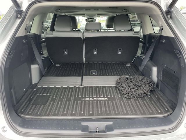 Used 2023 Toyota Highlander Limited FWD image 9