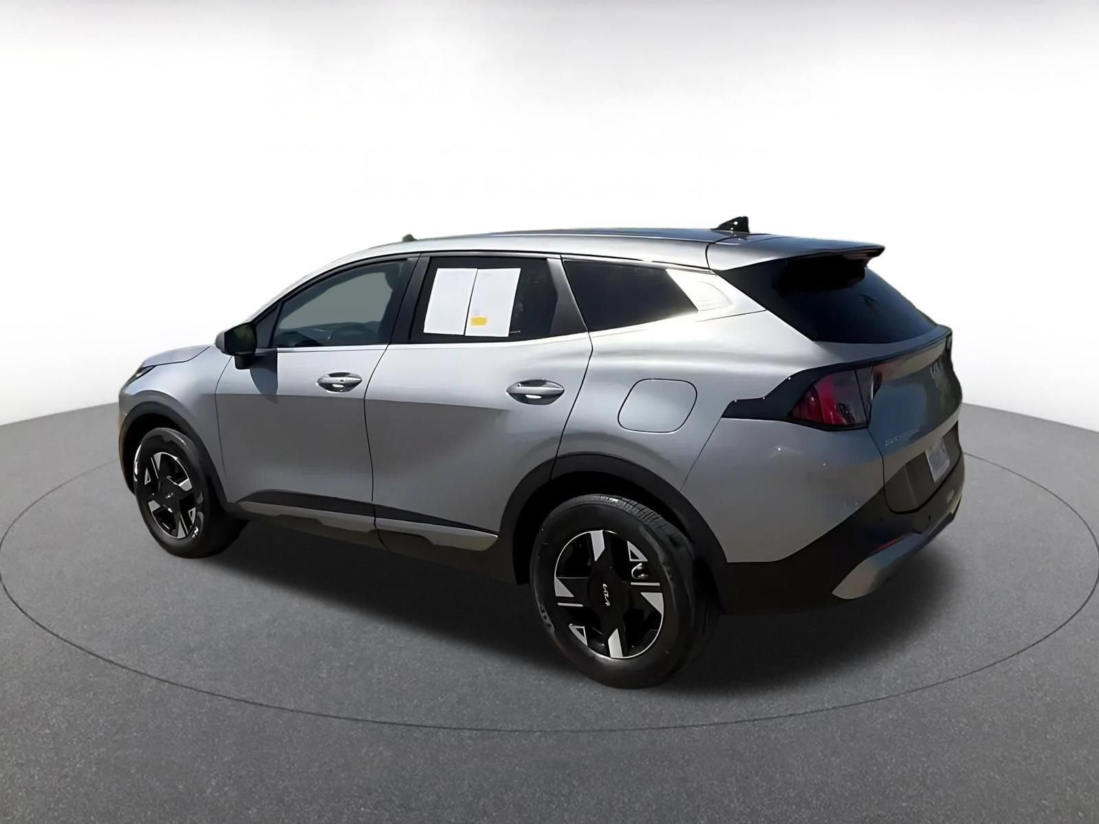 Used 2026 Kia Sportage LX AWD/4WD image 9