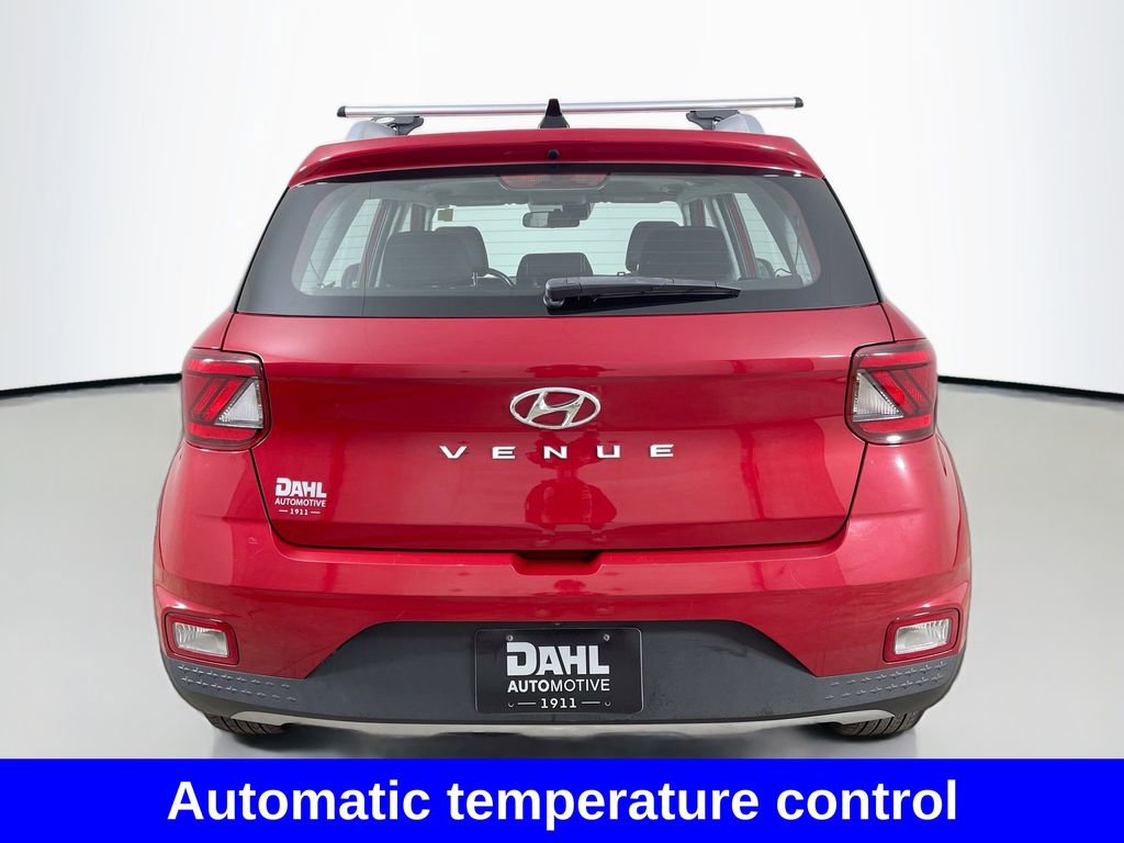 Used 2022 Hyundai Venue SEL w/ Cargo Package image 8