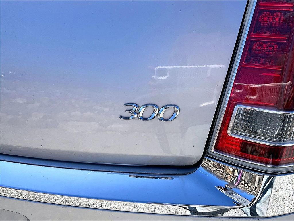 Used 2012 Chrysler 300 image 8