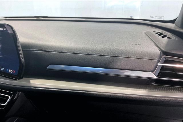 Used 2025 Chevrolet Traverse LT AWD/4WD image 28