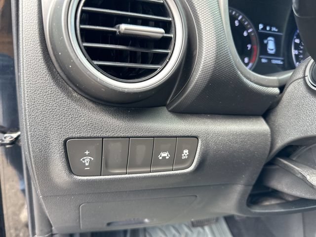 Used 2019 Hyundai Kona SE FWD image 15