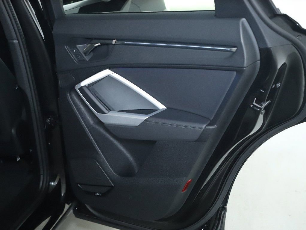 Used 2024 Audi Q3 2.0T Premium Plus w/ Premium Plus Package image 33
