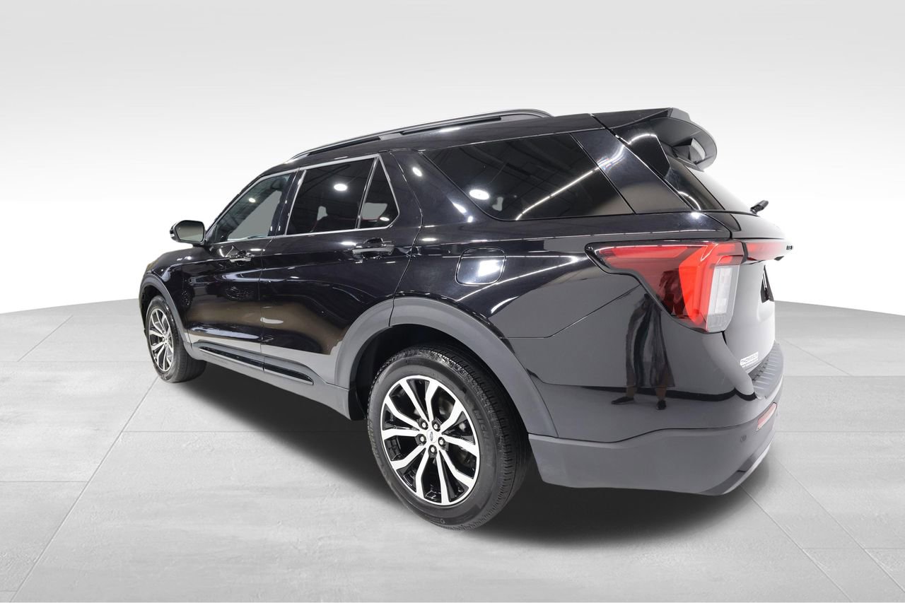 Used 2025 Ford Explorer ST-Line image 2