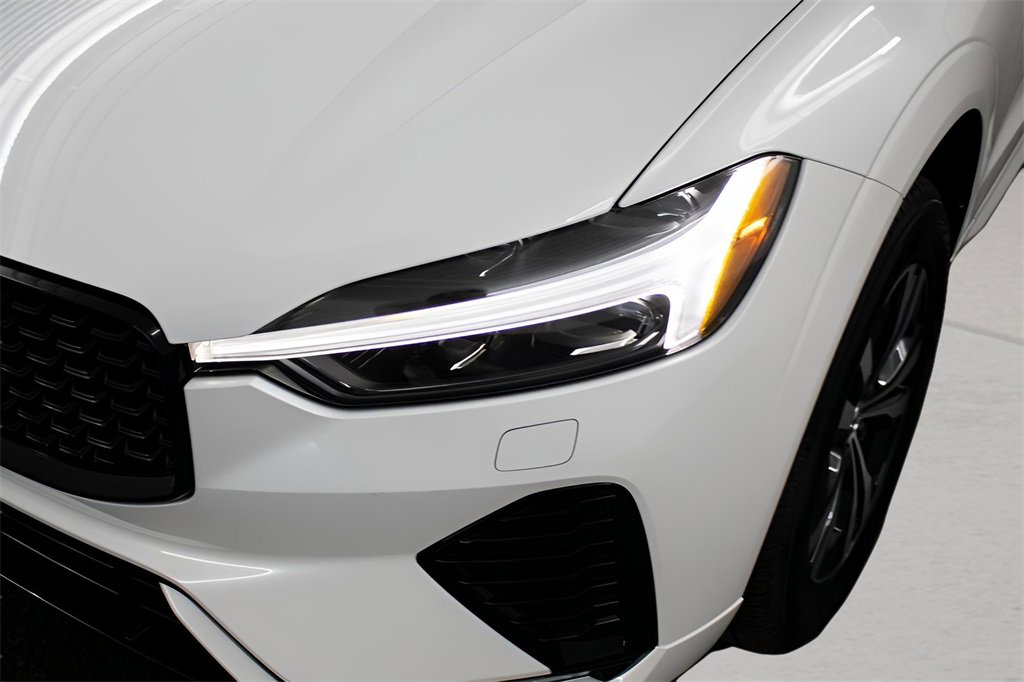 Certified 2025 Volvo XC60 B5 Core w/ Protection Package Premier image 5