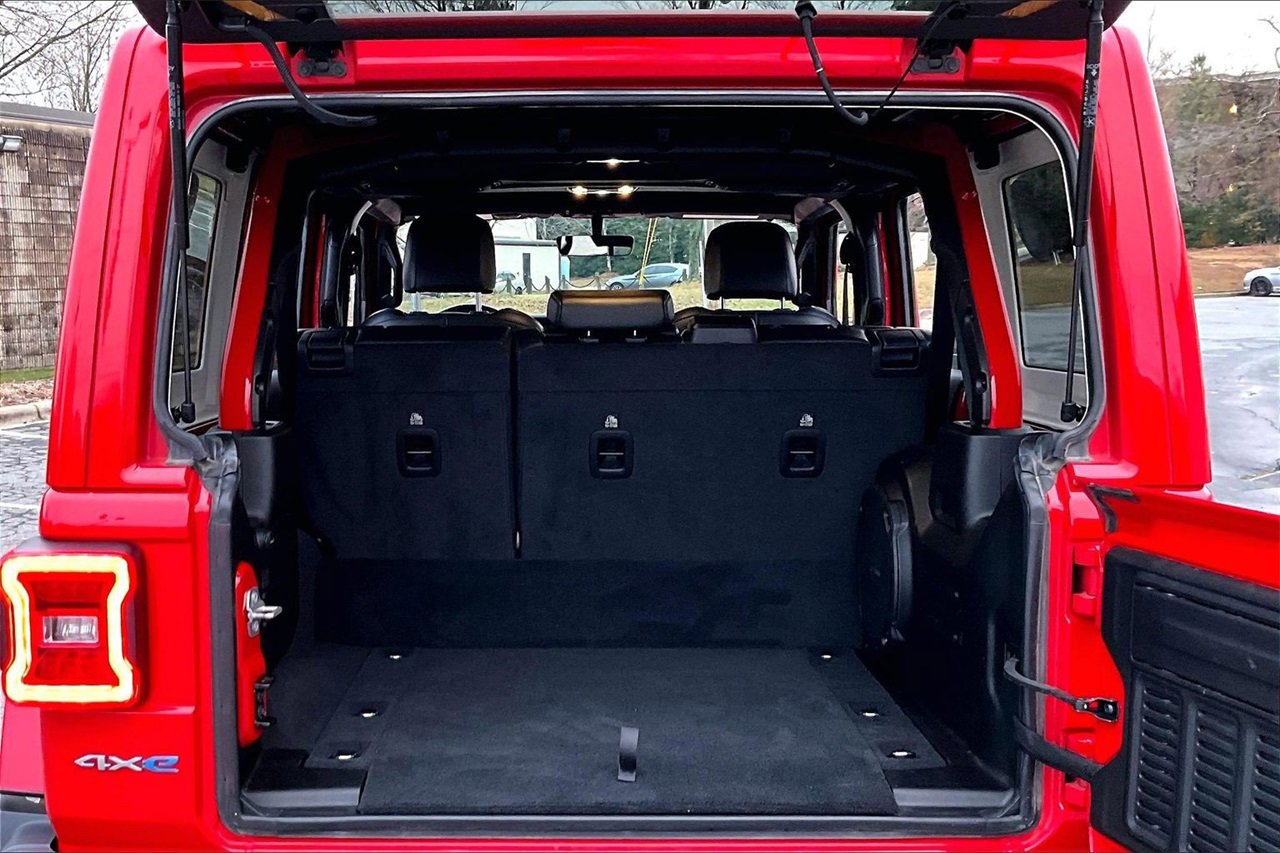 Used 2023 Jeep Wrangler Unlimited Sahara w/ Cold Weather Group image 24