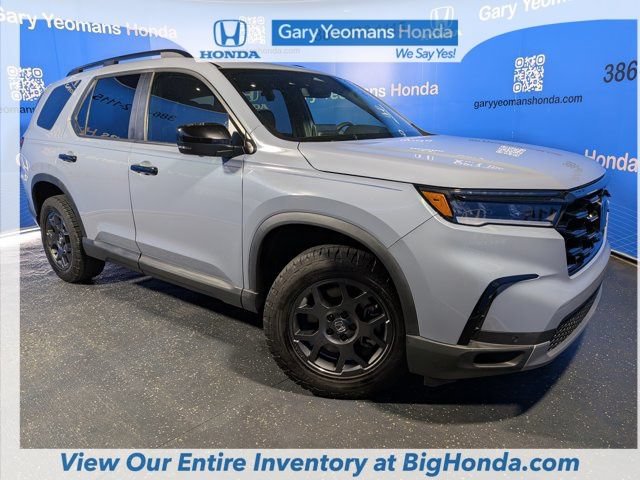 Certified 2025 Honda Pilot TrailSport image 5