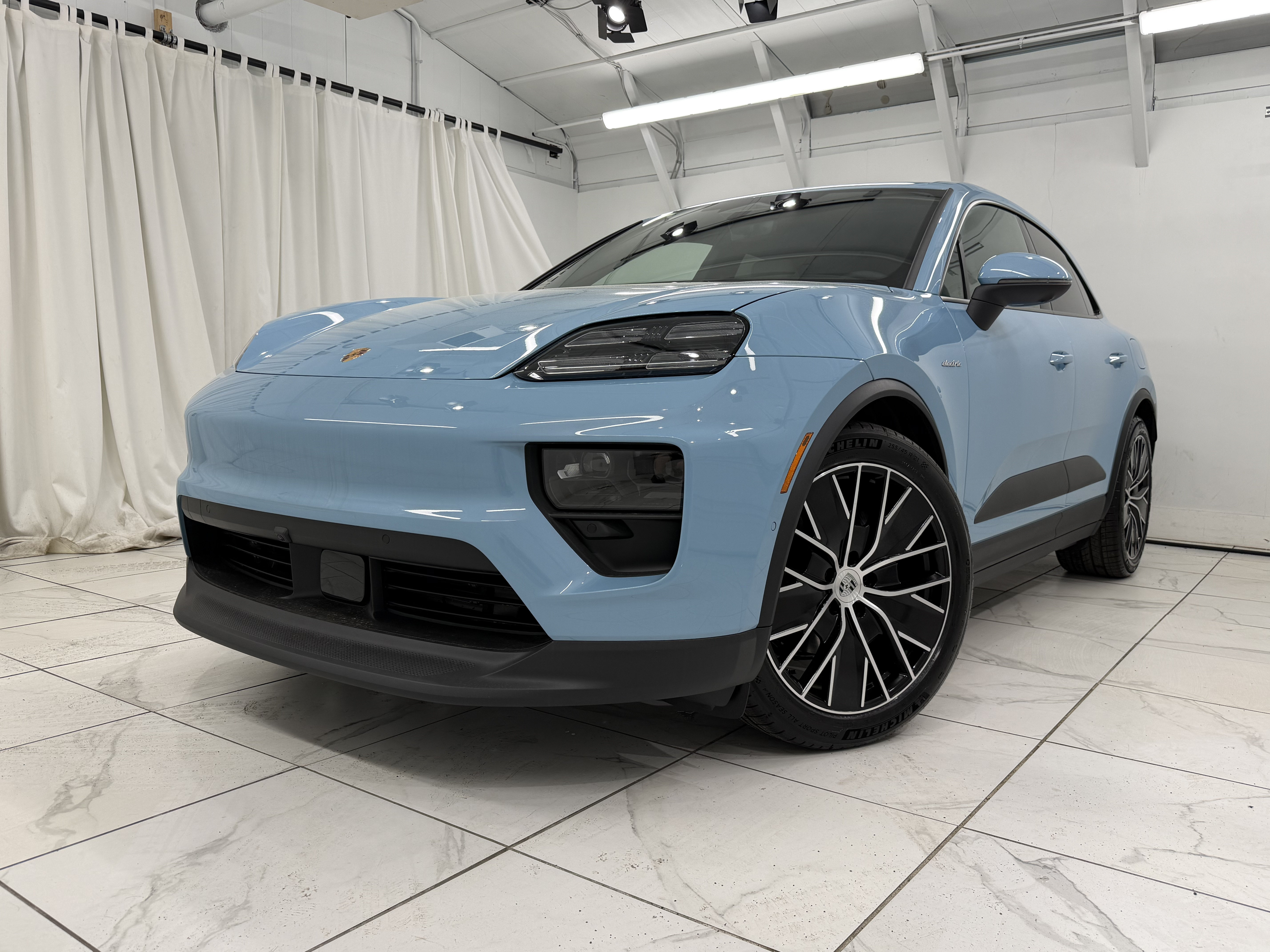 New 2026 Porsche Macan 4 Electric AWD/4WD image 8