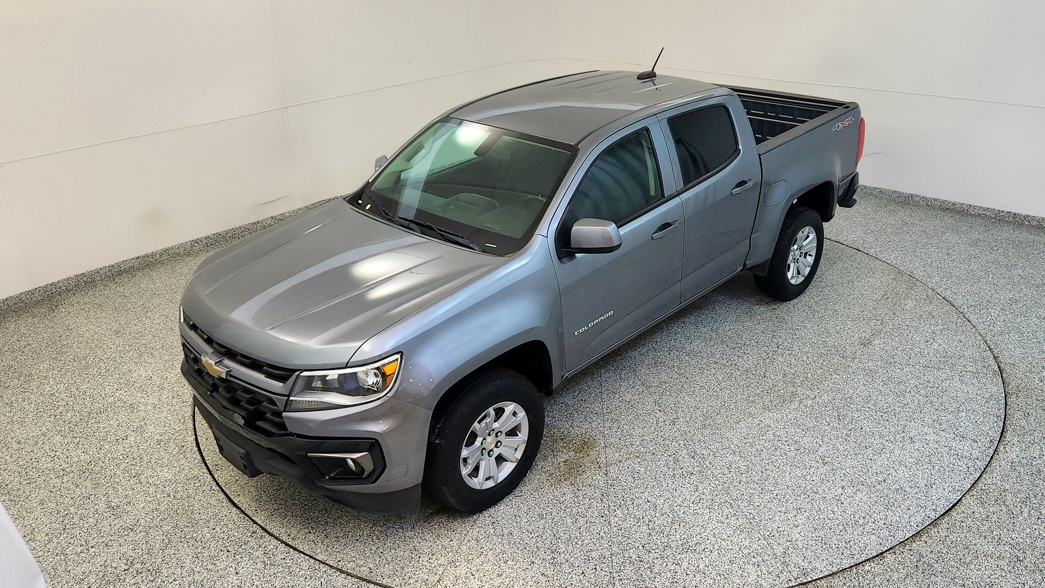 Used 2022 Chevrolet Colorado LT w/ LT Convenience Package AWD/4WD image 14