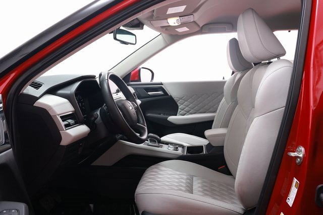 Used 2024 Mitsubishi Outlander SEL image 8