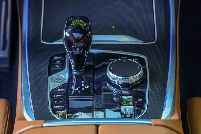 Used 2022 BMW X7 xDrive40i w/ M Sport Package image 12