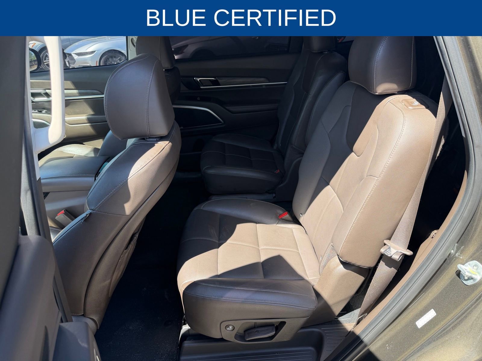 Used 2022 Kia Telluride SX w/ Towing Package image 12