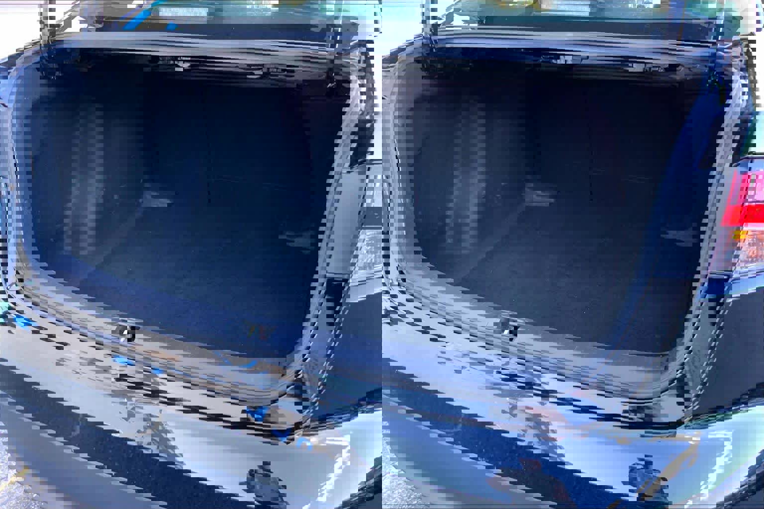 Used 2023 Toyota Corolla LE image 32