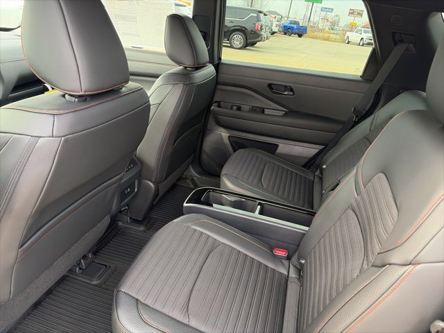 New 2025 Nissan Pathfinder Rock Creek image 11