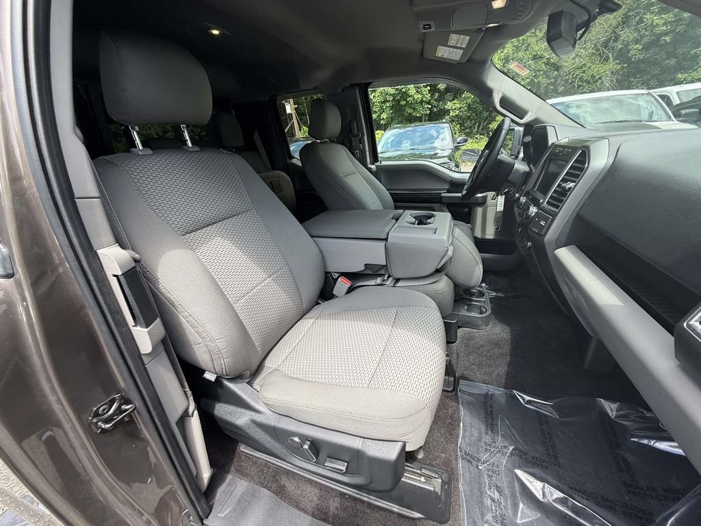 Used 2015 Ford F150 XLT w/ Equipment Group 302A Luxury AWD/4WD image 9