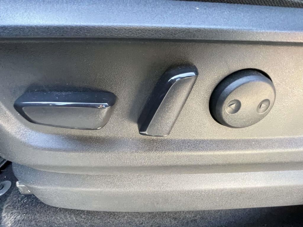 Used 2025 Nissan Armada SL image 15