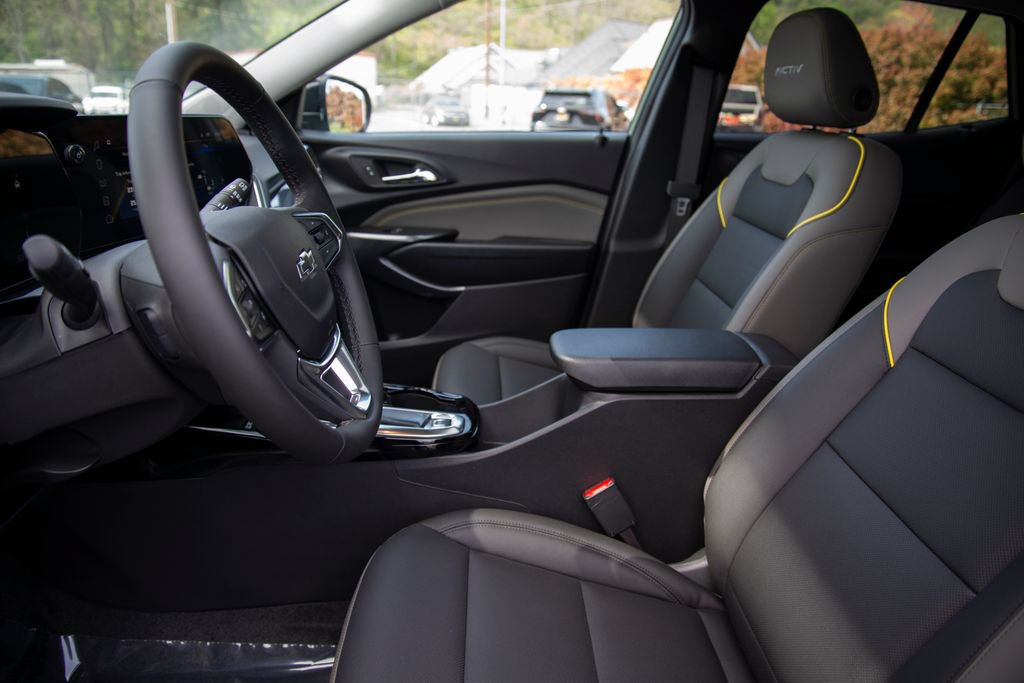New 2026 Chevrolet Trax ACTIV w/ Sunroof Package FWD image 11