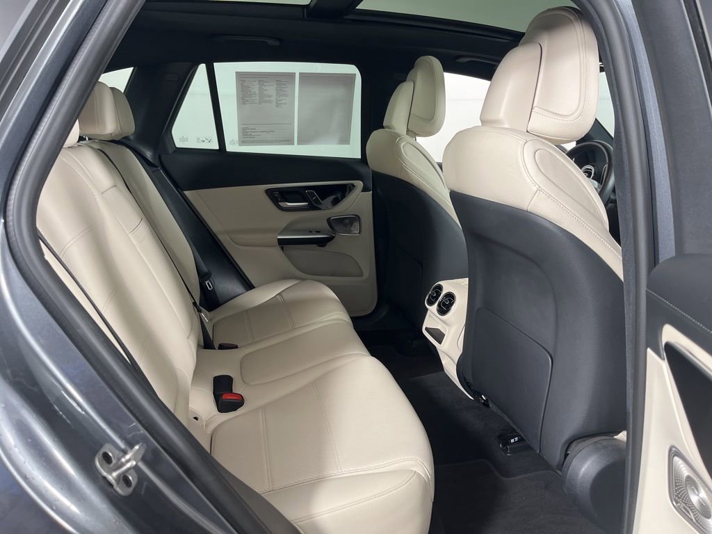 Used 2023 Mercedes-Benz GLC 300 4MATIC image 8