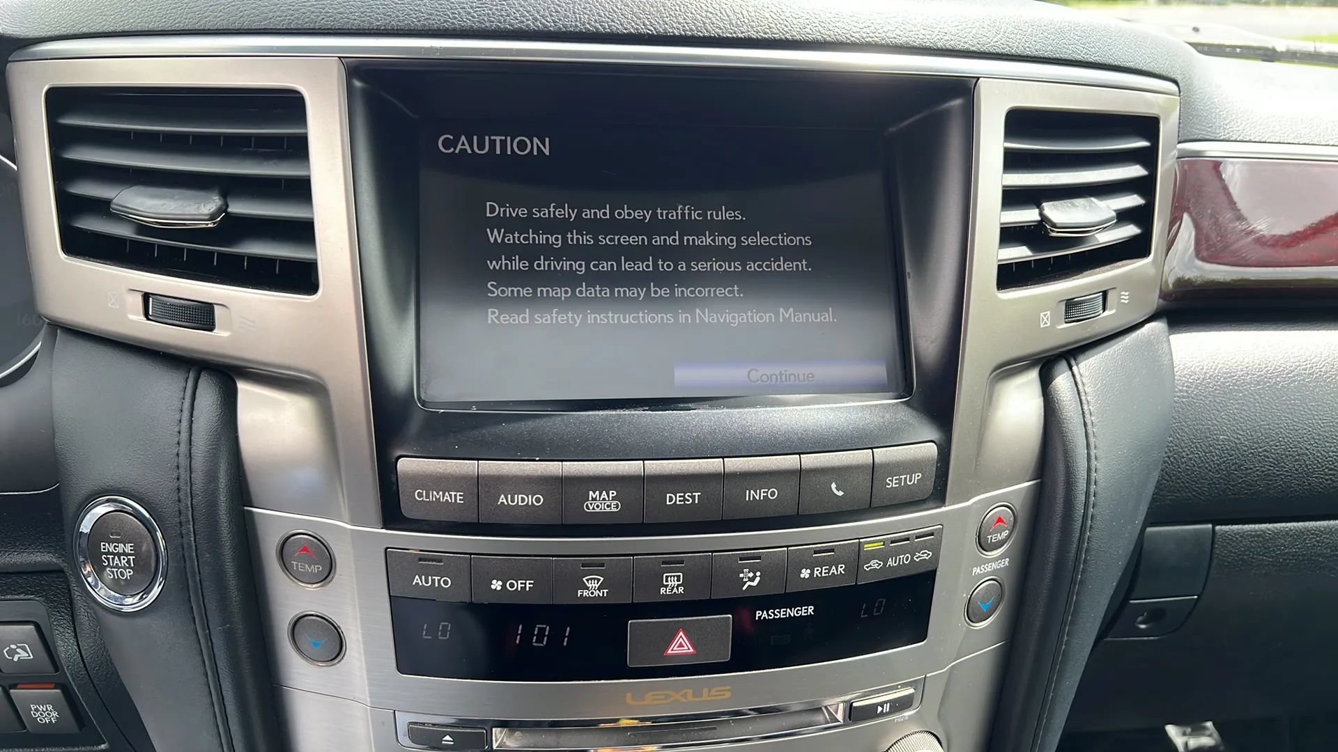 Used 2013 Lexus LX 570 4WD w/ Luxury Pkg image 27
