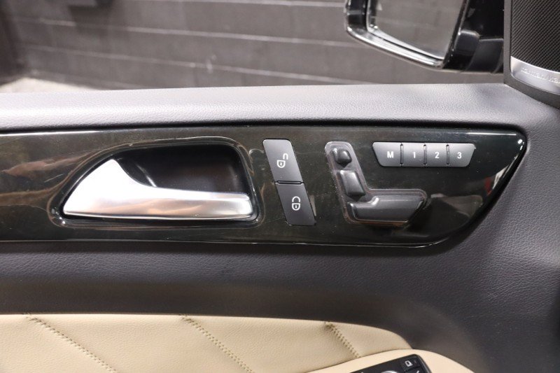 Used 2015 Mercedes-Benz GL 550 4MATIC image 59
