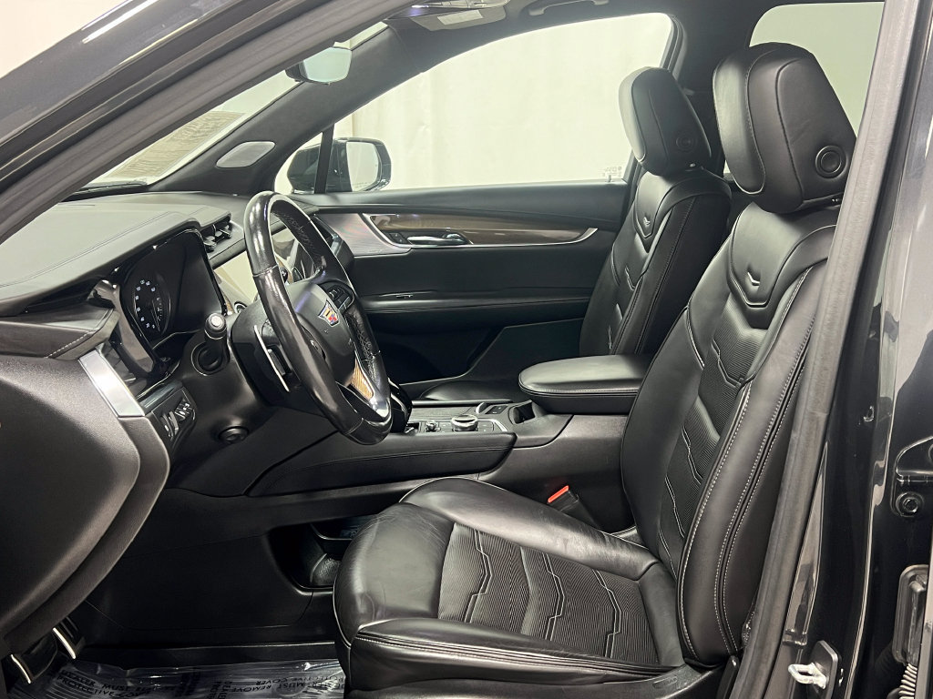 Used 2020 Cadillac XT6 Sport w/ Platinum Package AWD/4WD image 14