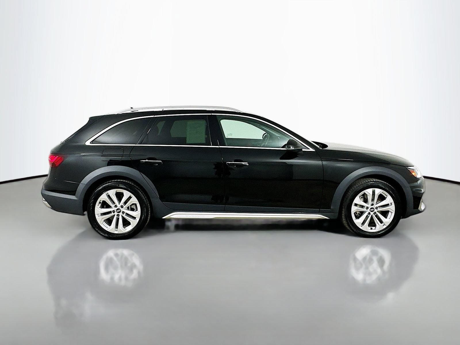 Used 2023 Audi A4 2.0T allroad Premium Plus w/ Premium Plus Package AWD/4WD image 4