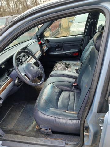 Used 2001 Ford Crown Victoria LX image 5