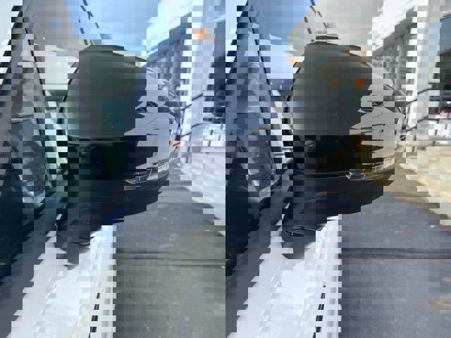 Used 2023 Volkswagen Tiguan SE R-Line image 8