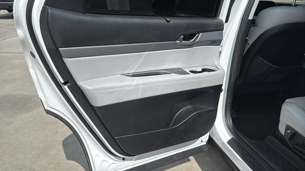 Used 2022 Hyundai Palisade SEL w/ 8P Bench Seat Package FWD image 17