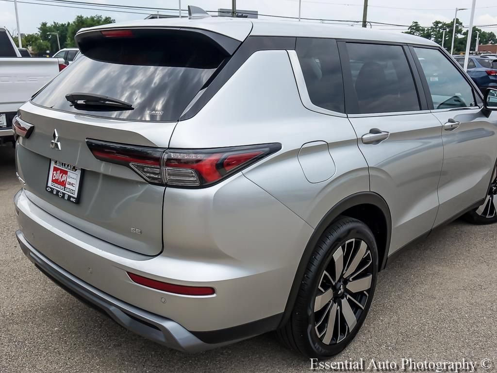 Used 2025 Mitsubishi Outlander SE AWD/4WD image 8