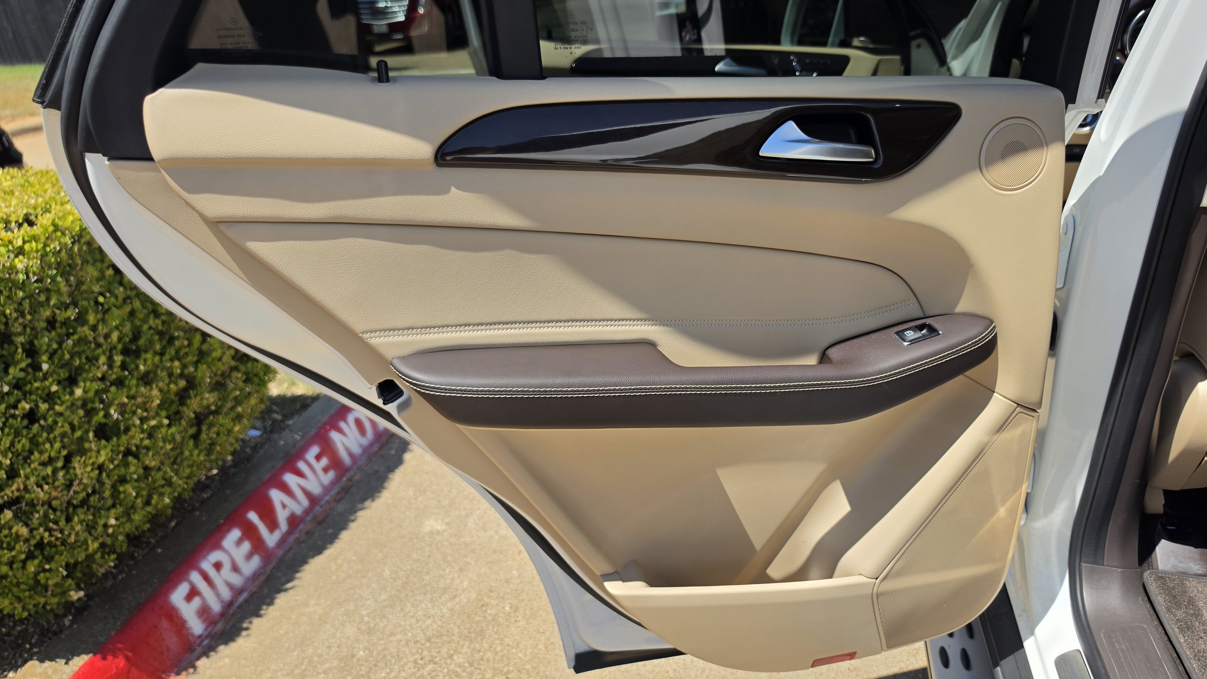 Used 2018 Mercedes-Benz GLE 350 w/ Premium 1 Package image 24