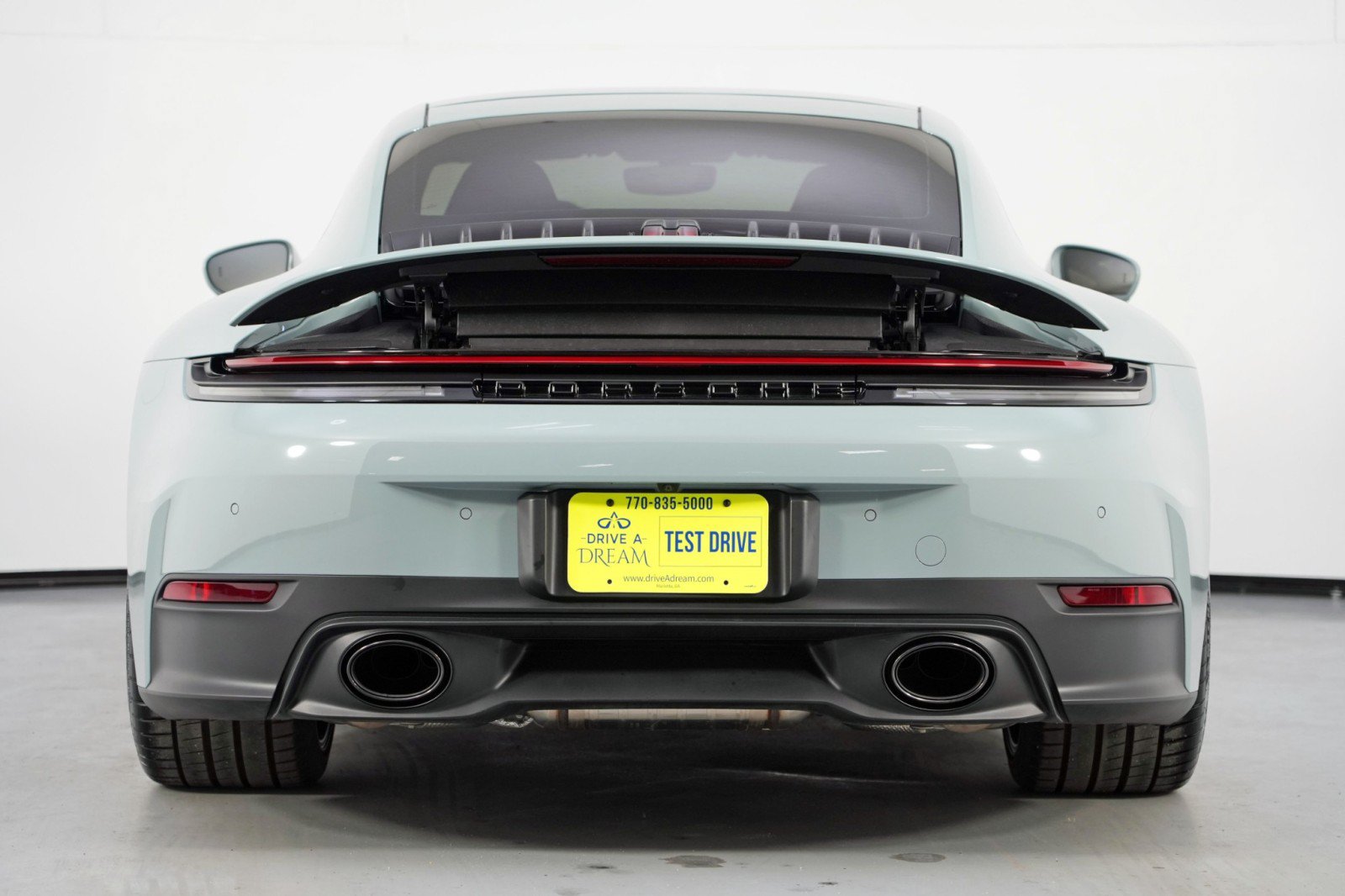Used 2025 Porsche 911 Carrera RWD image 10
