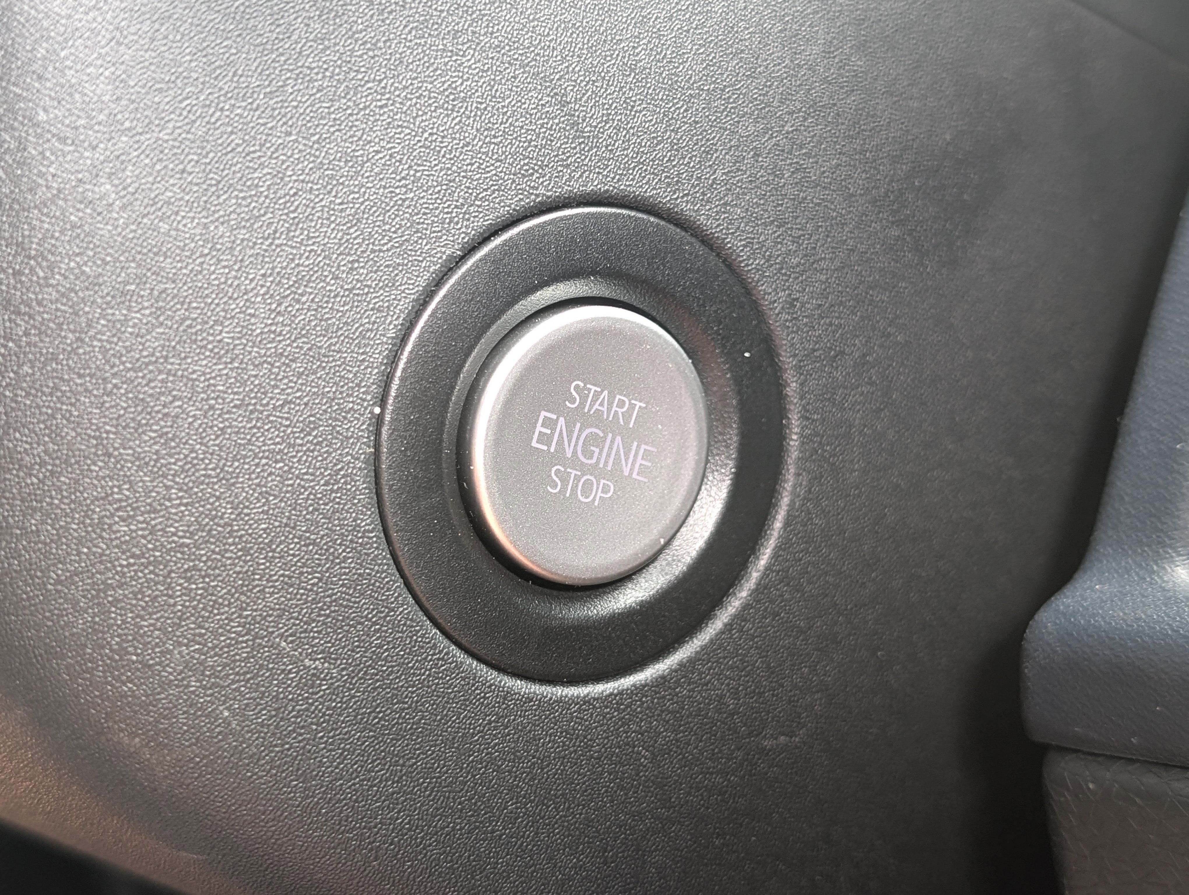 Used 2025 Volkswagen ID. Buzz Pro S Plus RWD image 36