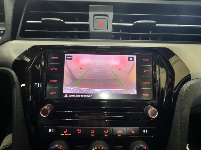 Certified 2022 Volkswagen Passat 2.0T SE image 17